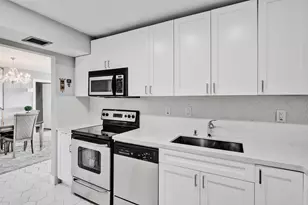 3701 N Country Club Dr, Aventura, FL 33180 - Photo 29