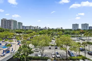 3701 N Country Club Dr, Aventura, FL 33180 - Photo 23