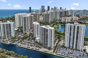 3701 N Country Club Dr, Aventura, FL 33180 - Photo 45