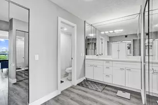 3701 N Country Club Dr, Aventura, FL 33180 - Photo 13