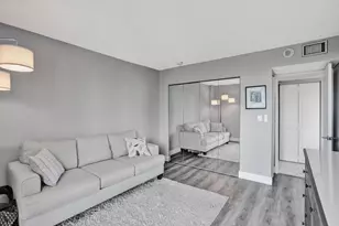 3701 N Country Club Dr, Aventura, FL 33180 - Photo 25
