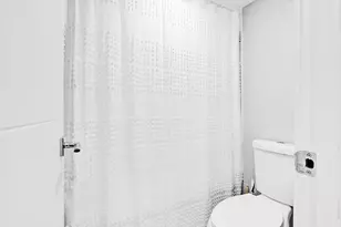 3701 N Country Club Dr, Aventura, FL 33180 - Photo 15