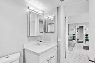 3701 N Country Club Dr, Aventura, FL 33180 - Photo 7