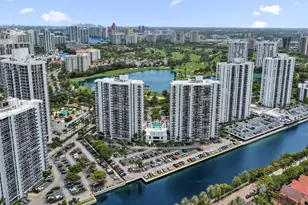 3701 N Country Club Dr, Aventura, FL 33180 - Photo 35
