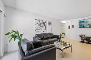 9625 NW 1st Ct, Pembroke Pines, FL 33024 - Photo 5