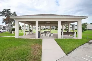 240 W Horizons, Boynton Beach, FL 33435 - Photo 27