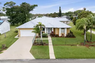 5660 SE Colee Ave, Stuart, FL 34997 - Photo 3