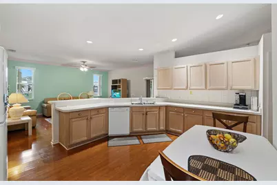5660 SE Colee Avenue, Stuart, FL 34997 - Photo 9