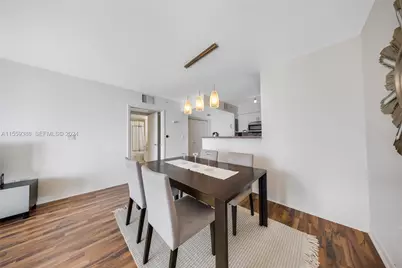 1155 Brickell Bay Drive #2207, Miami, FL 33131 - Photo 9