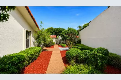 6906 Palmar Court, Boca Raton, FL 33433 - Photo 5