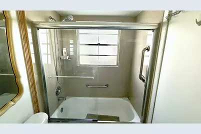 21 Newport B Court, Deerfield Beach, FL 33442 - Photo 17