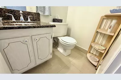 21 Newport B Court, Deerfield Beach, FL 33442 - Photo 11