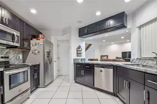 9231 W Sunrise Blvd, Plantation, FL 33322 - Photo 11