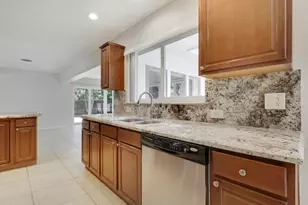 2620 NE 25th St, Lighthouse Point, FL 33064 - Photo 13
