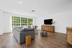 5675 NE Trieste Way, Boca Raton, FL 33487 - Photo 13