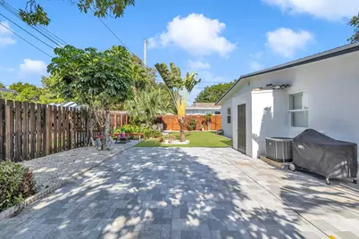 2412 NE 4th Street #W, Pompano Beach, FL 33062 - Photo 15
