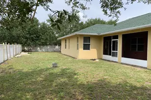 180 SW Oakridge Dr, Port Saint Lucie, FL 34984 - Photo 3