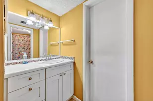 430 Commodore Dr, Plantation, FL 33325 - Photo 11