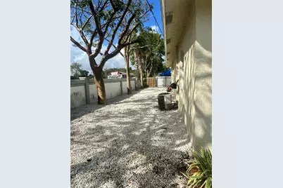 2747 Summit Boulevard, West Palm Beach, FL 33406 - Photo 23