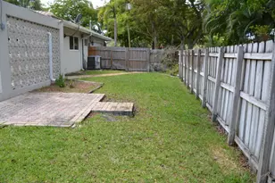 500 SW 62nd Ave, Plantation, FL 33317 - Photo 5
