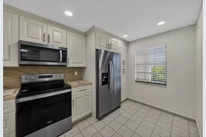 3503 Oaks Way #505, Pompano Beach, FL 33069 - Photo 5