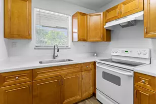 493 NW 43rd St, Oakland Park, FL 33309 - Photo 15