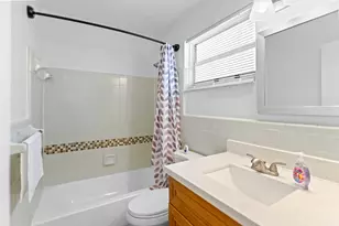 493 NW 43rd St, Oakland Park, FL 33309 - Photo 21
