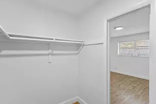 493 NW 43rd St, Oakland Park, FL 33309 - Photo 5