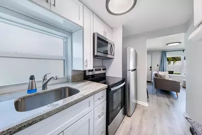 719 SW 2nd Court, Delray Beach, FL 33444 - Photo 9
