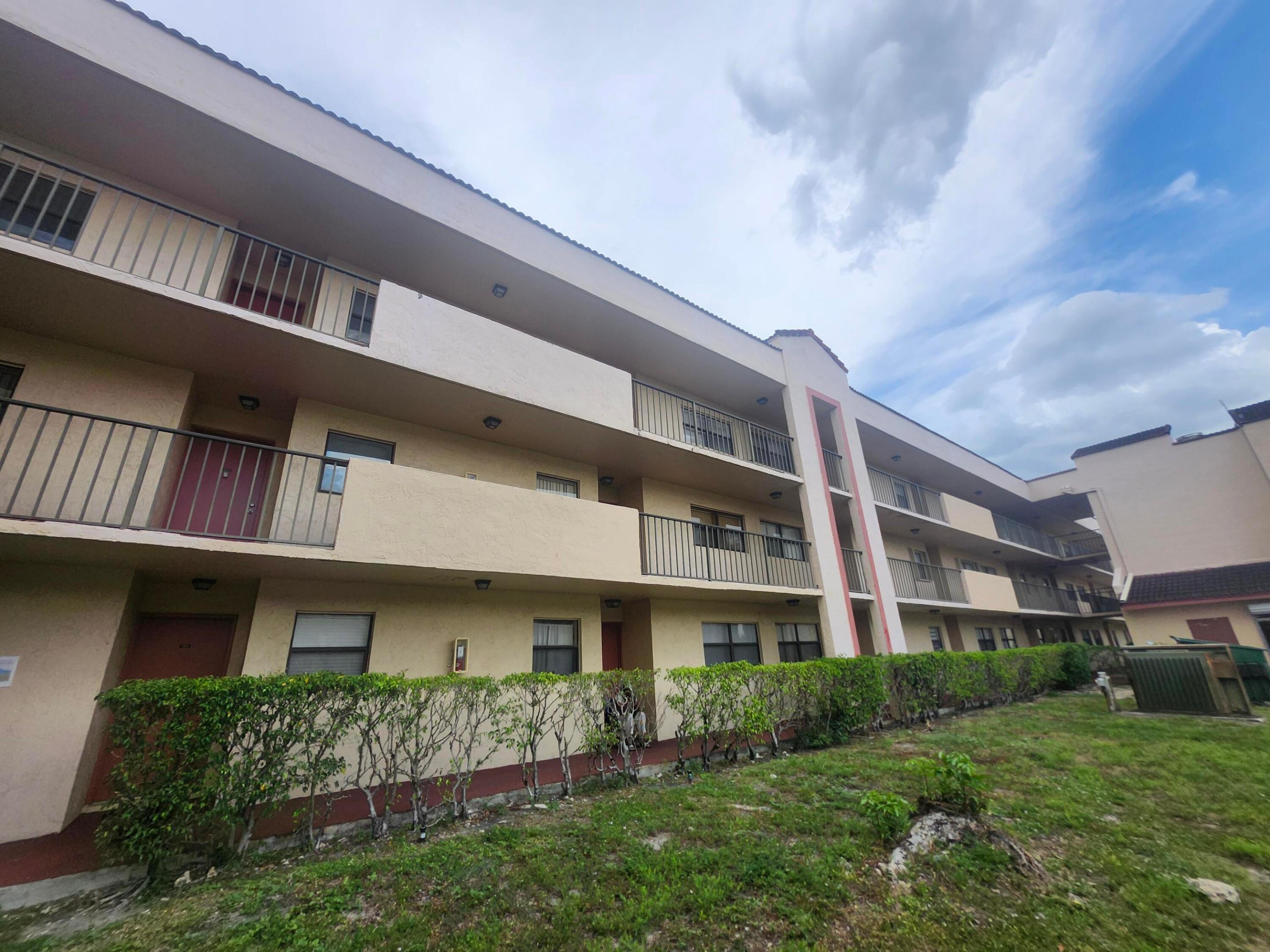 3470 Foxcroft Rd #207 main architectural view