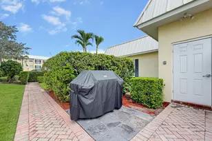 8 Colonial Club Dr, Boynton Beach, FL 33435 - Photo 35