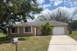 1131 SE Parrish Ct, Port Saint Lucie, FL 34952 - Photo 1