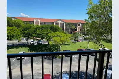 13100 SW 11th Court SW #412c, Pembroke Pines, FL 33027 - Photo 3