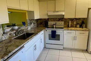 13100 SW 11th Ct SW, Pembroke Pines, FL 33027 - Photo 7
