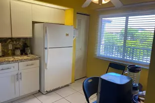 13100 SW 11th Ct SW, Pembroke Pines, FL 33027 - Photo 9