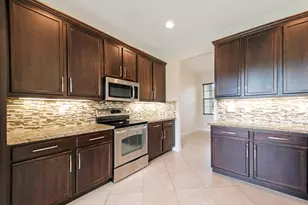 8268 Calabria Lakes Drive, Boynton Beach, FL 33473 - Photo 9