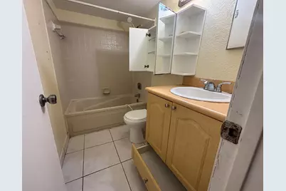 11201 SW 13th Street, Pembroke Pines, FL 33025 - Photo 27