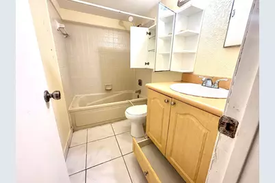 11201 SW 13th Street #103, Pembroke Pines, FL 33025 - Photo 21