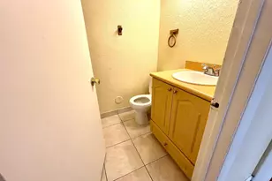 11201 SW 13th St, Pembroke Pines, FL 33025 - Photo 19