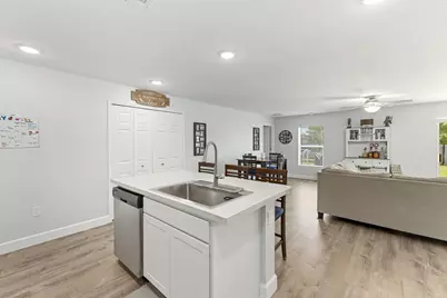 692 SW Hamberland Avenue, Port Saint Lucie, FL 34953 - Photo 9