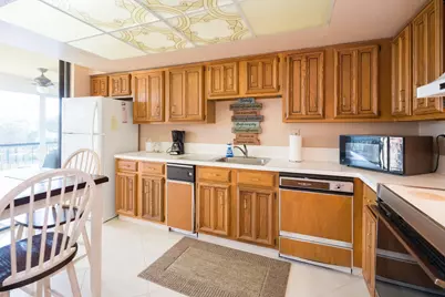 5188 Woodland Lakes Drive #335, Palm Beach Gardens, FL 33418 - Photo 9