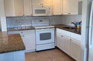128 Norwich F, West Palm Beach, FL 33417 - Photo 5