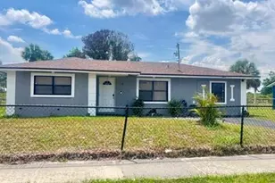 113 Hilton Dr, Fort Pierce, FL 34946 - Photo 1