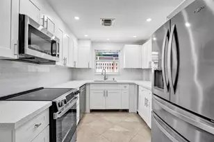 2802 NE 15th Ave, Wilton Manors, FL 33334 - Photo 3