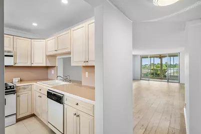 921 Gardenia Drive #370, Delray Beach, FL 33483 - Photo 3