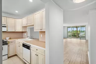 921 Gardenia Dr, Delray Beach, FL 33483 - Photo 3