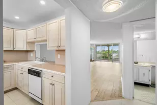 921 Gardenia Dr, Delray Beach, FL 33483 - Photo 13