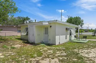 122 Julian Dr, Fort Pierce, FL 34946 - Photo 21