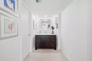 3800 Oaks Clubhouse Dr, Pompano Beach, FL 33069 - Photo 15