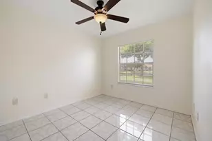 1307 Belmont Ln, North Lauderdale, FL 33068 - Photo 15